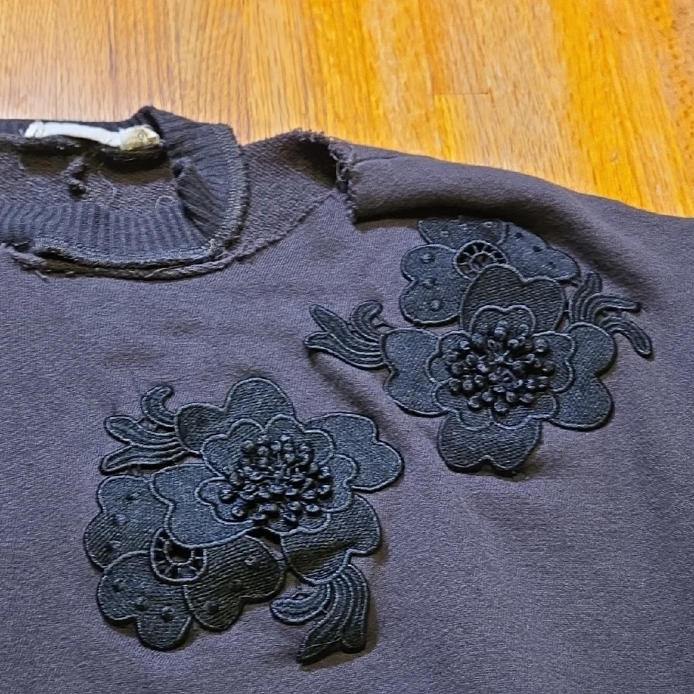 Chloe & Katie Women‎ Small Black Floral Crew Neck Cropped Drawstring Hem Sweater